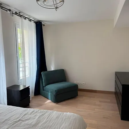 3 Avec Terrasse Sur *